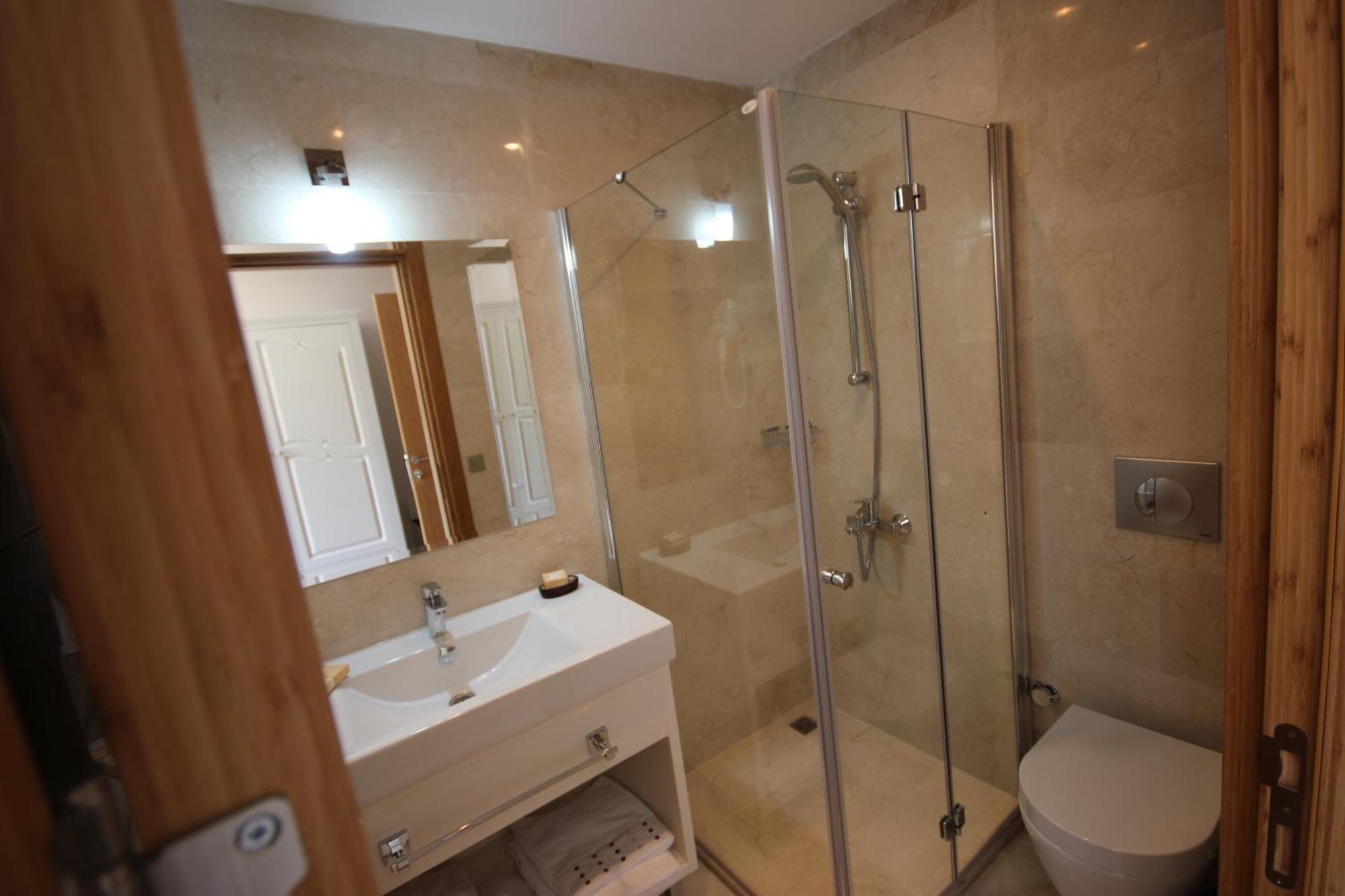 Myla Hotel Tuzla Istanbul Bagian luar foto
